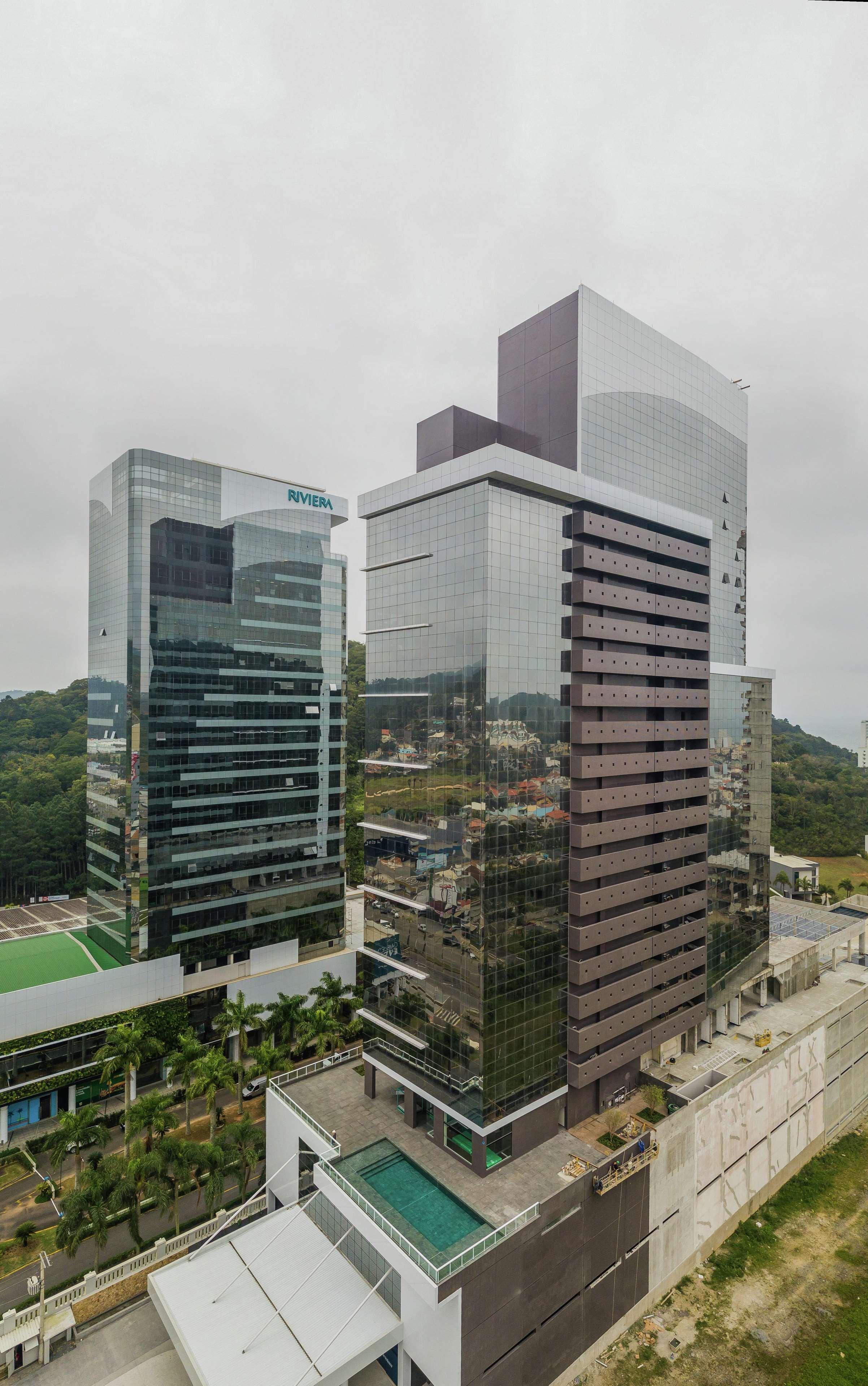 Hilton Garden Brava Hotel